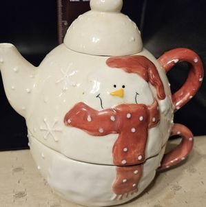 Bella Casa by Ganz Snowman Tea For One Teapot and Cup Stacked 3  piece set.